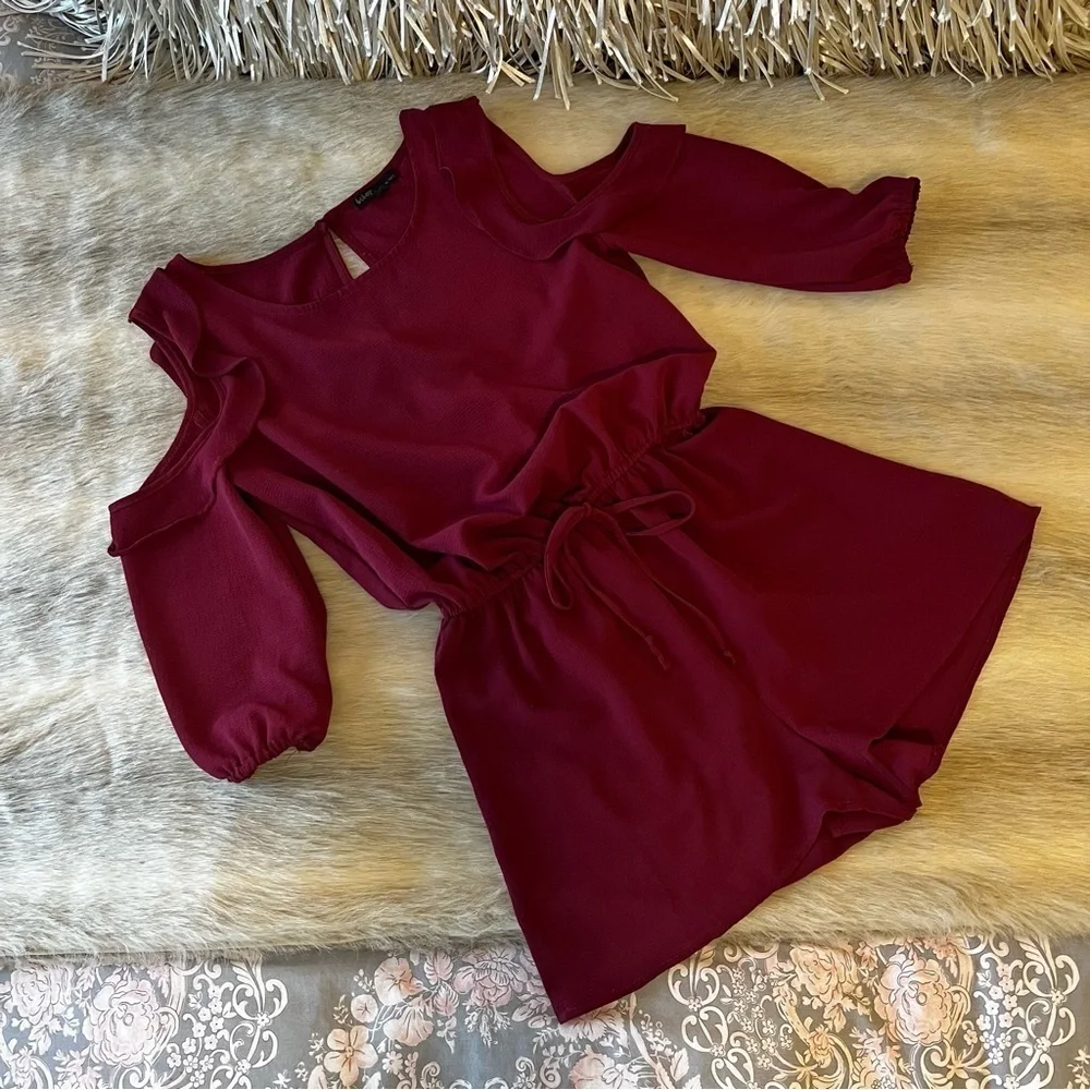 BEBOP Maroon Cold Shoulder Ruffles XS Elastic Waist Short Romper Crape Buttons